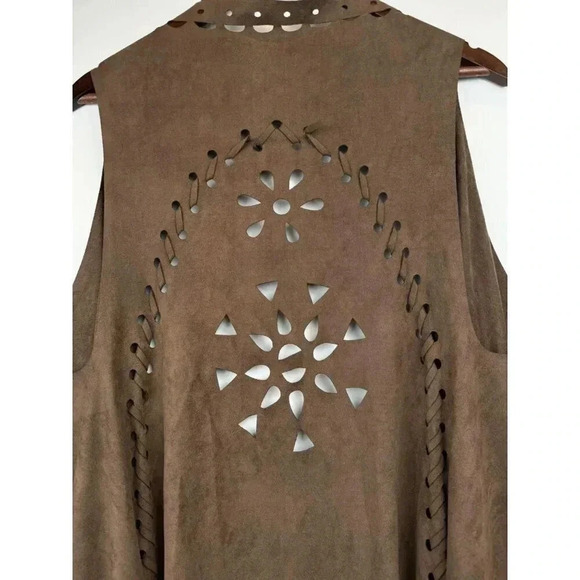 Vintage Style Brown Faux Suede Vest With Fringe & Laser Cut Design - Picture 3 of 6